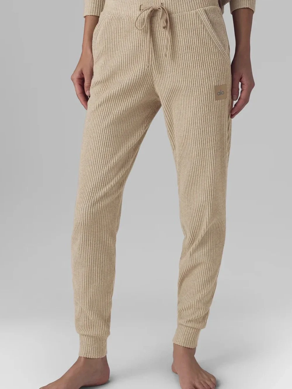 ALO Yoga Muse Sweatpants in Gravel